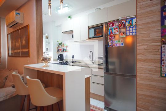 Cozinha de apartamento à venda com 2 quartos, 49m² em Condomínio Terrabela, Porto Alegre