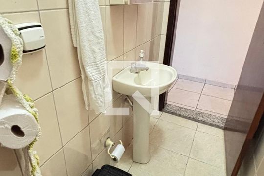 Banheiro de casa à venda com 4 quartos, 128m² em Vila Lilica, Santo André