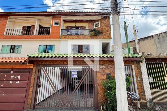 Fachada de casa à venda com 4 quartos, 128m² em Vila Lilica, Santo André