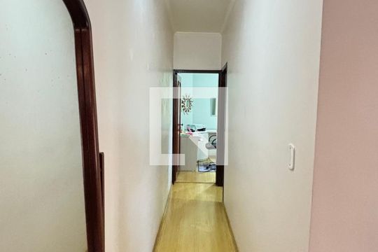 Corredor de casa à venda com 4 quartos, 128m² em Vila Lilica, Santo André