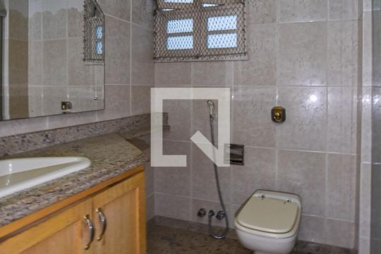 Banheiro Social de apartamento à venda com 4 quartos, 208m² em Icaraí, Niterói
