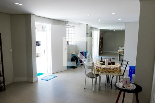 Sala de casa à venda com 6 quartos, 450m² em Perdizes, São Paulo