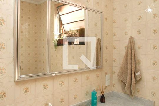 Banheiro 2 de apartamento à venda com 3 quartos, 114m² em Petrópolis, Porto Alegre