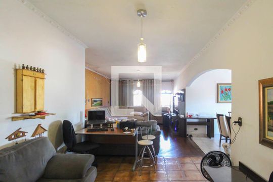 Casa para alugar com 3 quartos, 250m² em Vila Alpina, São Paulo