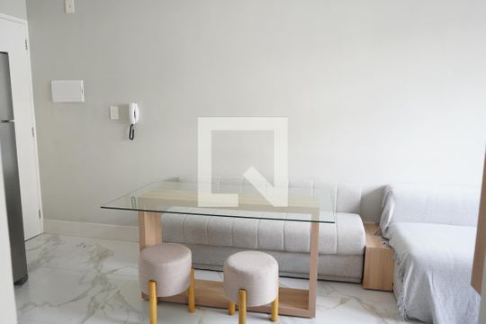 Cozinha de apartamento para alugar com 2 quartos, 34m² em Brás, São Paulo