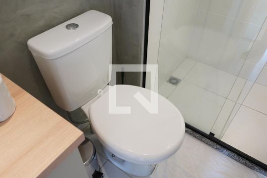 Banheiro de apartamento para alugar com 2 quartos, 34m² em Brás, São Paulo