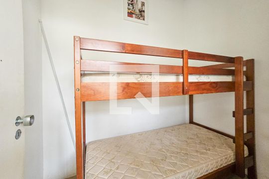 Área de serviço de apartamento para alugar com 2 quartos, 93m² em Jardim Sao Miguel, Guarujá