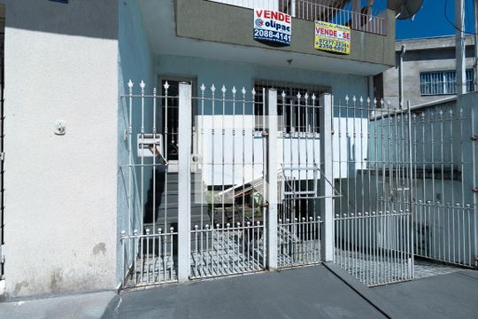 Fachada de casa à venda com 6 quartos, 280m² em Jardim Divinolandia, Guarulhos