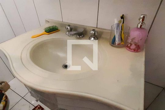 Casa 1 - Lavabo da Sala de casa à venda com 4 quartos, 300m² em Jardim das Flores, Osasco