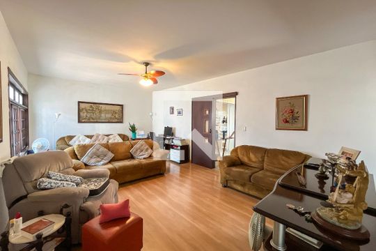 Sala de casa à venda com 3 quartos, 225m² em Vila Maria Eugenia , São Paulo