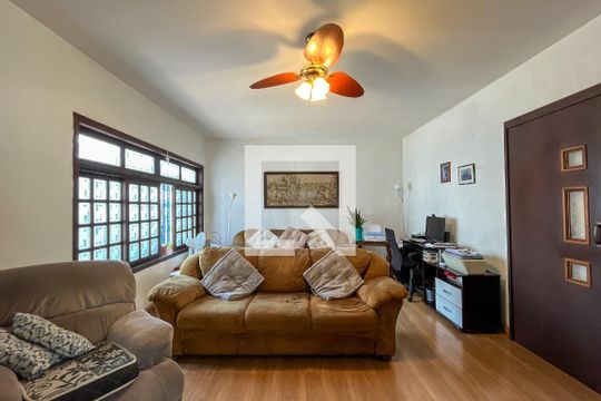 Sala de casa à venda com 3 quartos, 225m² em Vila Maria Eugenia , São Paulo