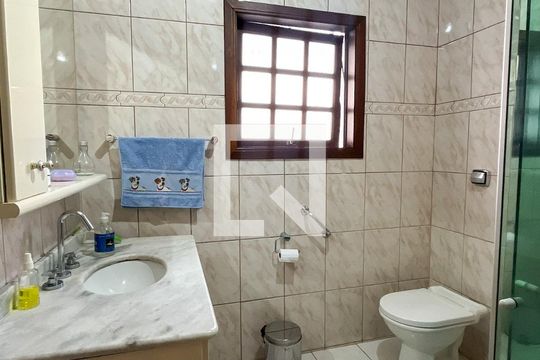 Banheiro  de casa à venda com 3 quartos, 225m² em Vila Maria Eugenia , São Paulo