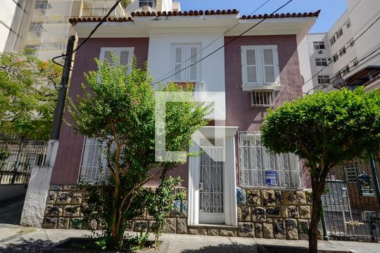 Fachada e placa de casa de condomínio à venda com 5 quartos, 160m² em Vila Isabel, Rio de Janeiro