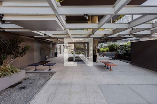 Entrada de kitnet/studio para alugar com 1 quarto, 44m² em Cerqueira César, São Paulo