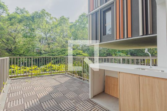 Varanda de kitnet/studio para alugar com 1 quarto, 44m² em Cerqueira César, São Paulo