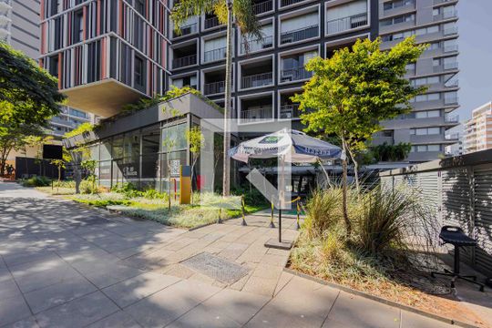 Fachada de kitnet/studio para alugar com 1 quarto, 44m² em Cerqueira César, São Paulo