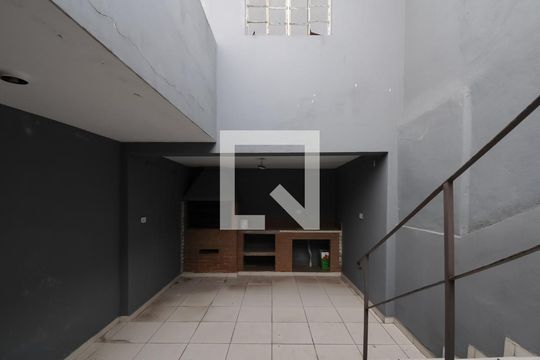 Quintal de casa à venda com 2 quartos, 143m² em Jardim Lavinia, São Bernardo do Campo