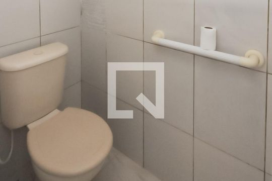 Banheiro 2 de casa à venda com 2 quartos, 143m² em Jardim Lavinia, São Bernardo do Campo