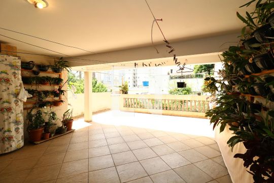 Quintal de casa à venda com 3 quartos, 190m² em Vila Alzira, Santo André
