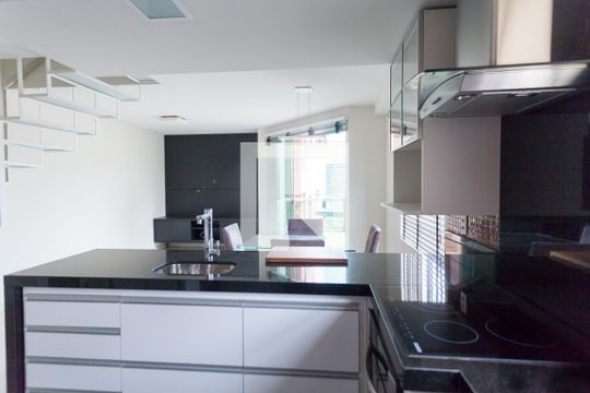 Cozinha de apartamento à venda com 2 quartos, 70m² em Vale do Sereno, Nova Lima