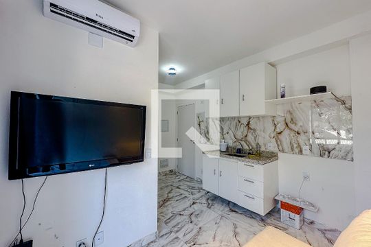 Sala/Cozinha de apartamento à venda com 1 quarto, 28m² em Cambuci, São Paulo