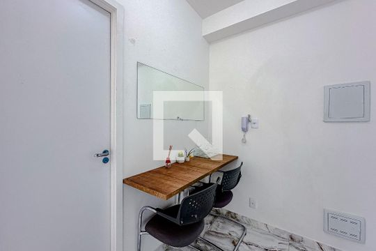 Sala/Cozinha de apartamento à venda com 1 quarto, 28m² em Cambuci, São Paulo