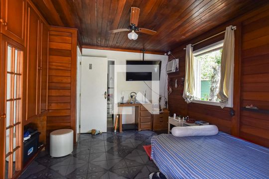 Quarto 2 de casa para alugar com 3 quartos, 400m² em Camboinhas, Niterói