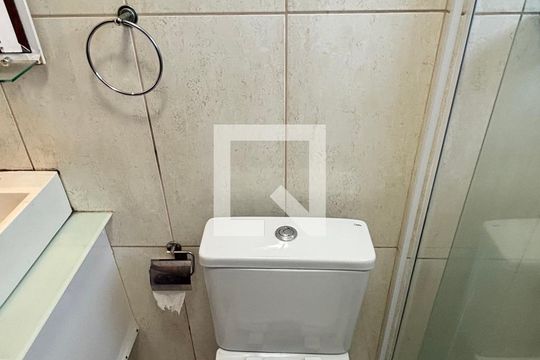 Banheiro de apartamento para alugar com 2 quartos, 55m² em Conjunto Residencial Planeta, Santo André