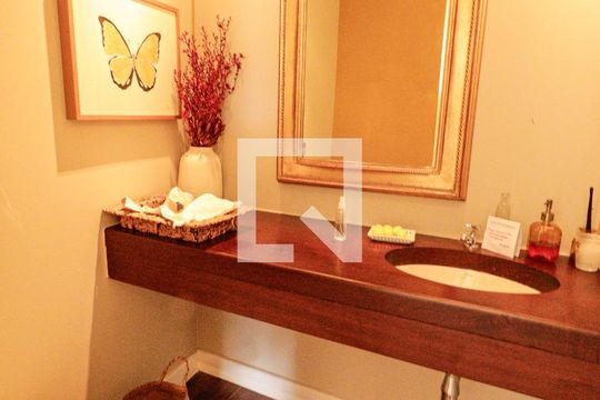 Lavabo de apartamento à venda com 3 quartos, 381m² em Barra da Tijuca, Rio de Janeiro
