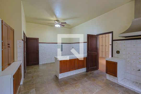 Cozinha de casa de condomínio à venda com 4 quartos, 420m² em Vila D’el Rey, Nova Lima