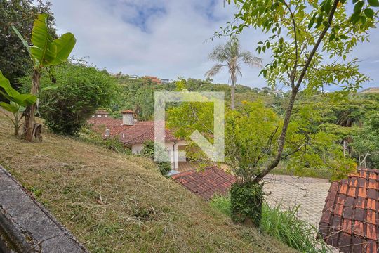 Quintal de casa de condomínio à venda com 4 quartos, 420m² em Vila D’el Rey, Nova Lima