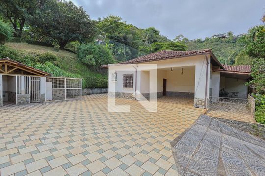 Quintal de casa de condomínio à venda com 4 quartos, 420m² em Vila D’el Rey, Nova Lima