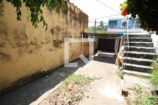 Garagem de casa para alugar com 2 quartos, 120m² em Curicica, Rio de Janeiro