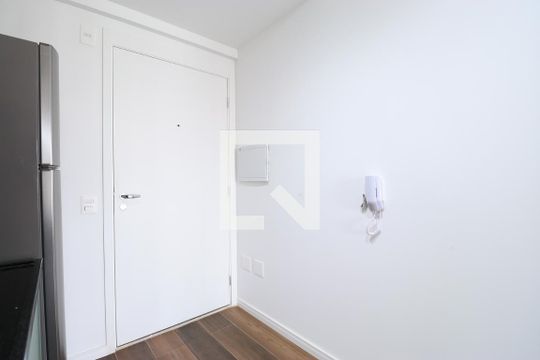 Cozinha de kitnet/studio para alugar com 1 quarto, 27m² em Pompeia, São Paulo