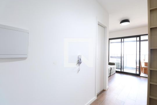 Cozinha de kitnet/studio para alugar com 1 quarto, 27m² em Pompeia, São Paulo