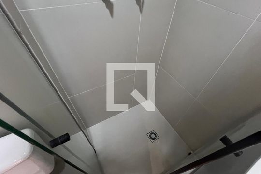 Banheiro de apartamento à venda com 1 quarto, 25m² em Pinheiros, São Paulo