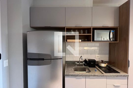 Cozinha de apartamento à venda com 1 quarto, 25m² em Pinheiros, São Paulo