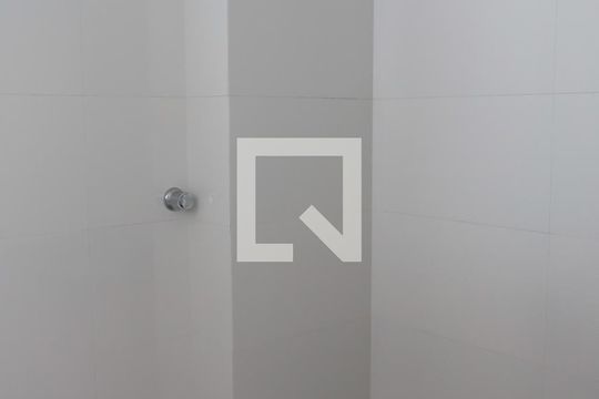 Banheiro de apartamento à venda com 1 quarto, 43m² em Km 18, Osasco