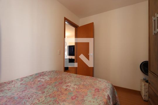 Quarto 1 de apartamento para alugar com 2 quartos, 45m² em Cidade São Mateus, São Paulo