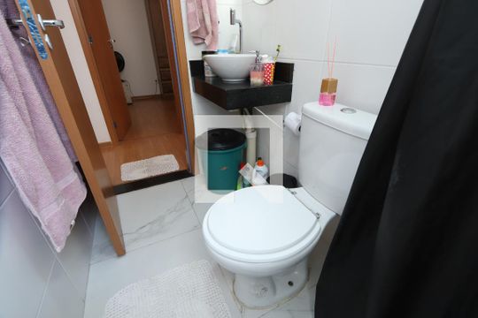 Banheiro de apartamento para alugar com 2 quartos, 45m² em Cidade São Mateus, São Paulo