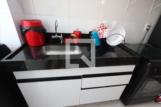 Cozinha de apartamento para alugar com 2 quartos, 45m² em Cidade São Mateus, São Paulo