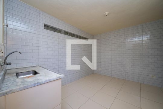 Kitnet de casa para alugar com 1 quarto, 35m² em Cidade Domitila, São Paulo
