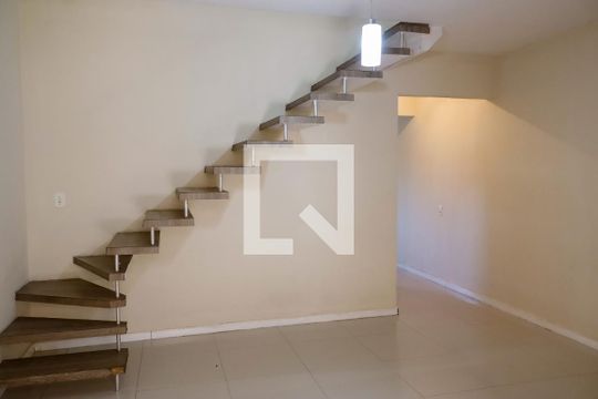 Casa à venda com 5 quartos, 290m² em Bandeiras, Osasco