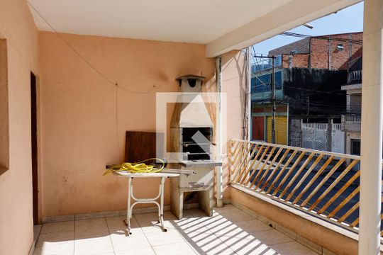 Sacada de casa à venda com 5 quartos, 290m² em Bandeiras, Osasco