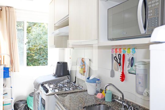 Cozinha de apartamento para alugar com 2 quartos, 49m² em Dos Ortizes, Valinhos