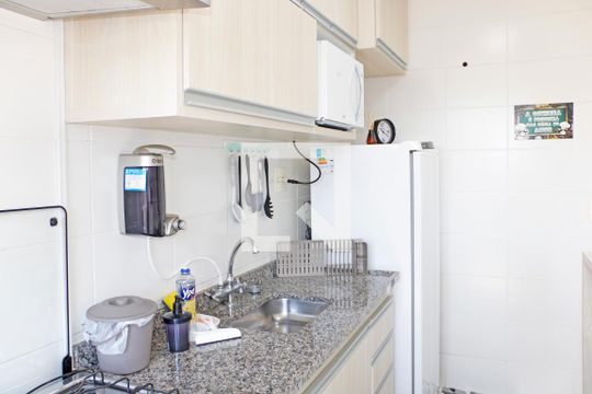 Cozinha de apartamento para alugar com 2 quartos, 49m² em Dos Ortizes, Valinhos