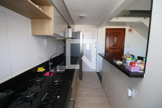 Cozinha de apartamento à venda com 2 quartos, 115m² em Olaria, Rio de Janeiro