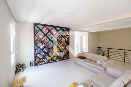 Sala de casa de condomínio para alugar com 5 quartos, 672m² em Residencial Morada dos Lagos, Barueri