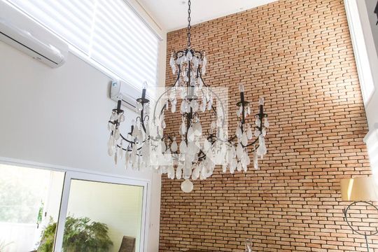 Sala de TV de casa de condomínio para alugar com 5 quartos, 672m² em Residencial Morada dos Lagos, Barueri