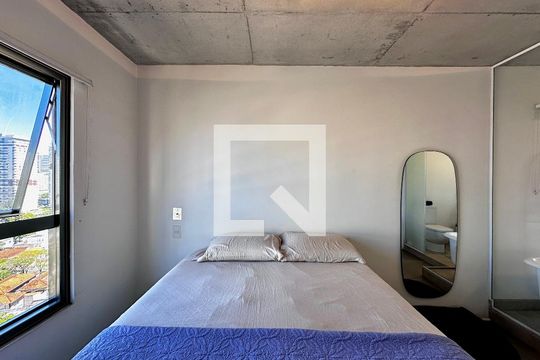 Suíte de apartamento para alugar com 2 quartos, 71m² em Jardim das Acacias, São Paulo